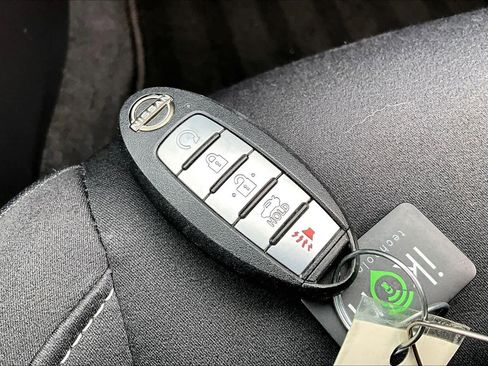 Used 2025 Nissan Altima 2.5 SV image 15