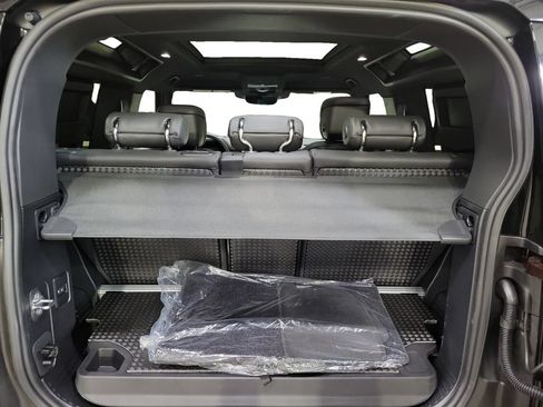 New 2026 Land Rover Defender 90 X-Dynamic SE AWD/4WD image 27