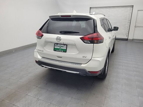 Used 2018 Nissan Rogue SV image 7