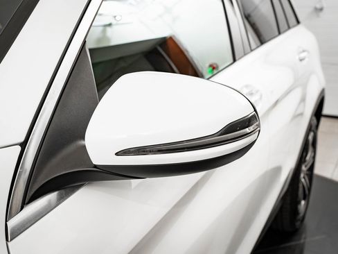 Used 2017 Mercedes-Benz GLC 300 4MATIC image 15