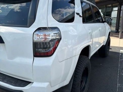Used 2018 Toyota 4Runner TRD Off-Road Premium AWD/4WD image 6