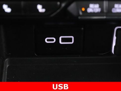 Used 2024 Chevrolet Suburban Z71 w/ Z71 Off-Road Package AWD/4WD image 28