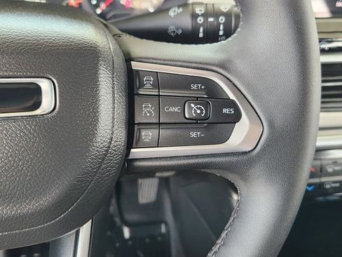Used 2025 Jeep Compass Limited AWD/4WD image 29