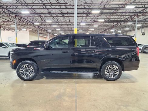 Used 2025 Chevrolet Suburban Z71 w/ Z71 Off-Road Package AWD/4WD image 7