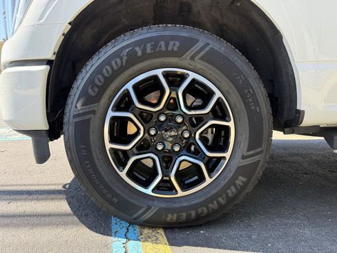 Used 2022 Ford F150 Lariat w/ Equipment Group 502A High image 7