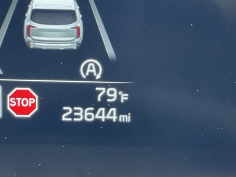 Used 2024 Kia Telluride EX image 12