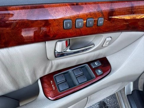 Used 2001 Lexus LS 430 image 18