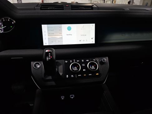 Used 2022 Land Rover Defender 110 X-Dynamic SE AWD/4WD image 20