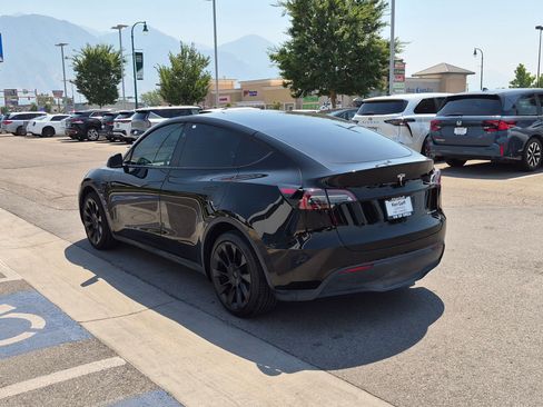 Used 2024 Tesla Model Y Long Range AWD/4WD image 9
