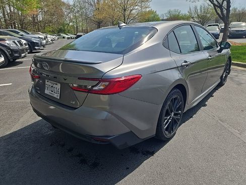 Used 2025 Toyota Camry SE image 10