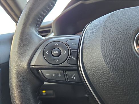 Used 2022 Toyota RAV4 SE image 13