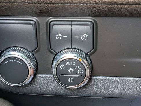 Used 2021 GMC Yukon XL Denali w/ Denali Premium Package image 27