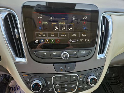 Used 2024 Chevrolet Malibu LT FWD image 29