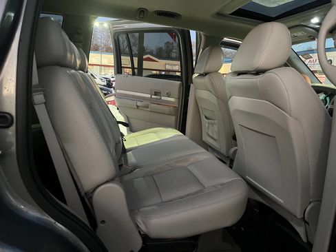 Used 2009 Chrysler Aspen Limited w/ Trailer Tow Group image 18