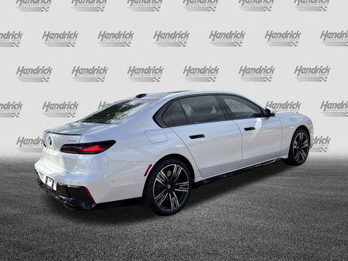 Used 2025 BMW 760i xDrive w/ Executive Package AWD/4WD image 10