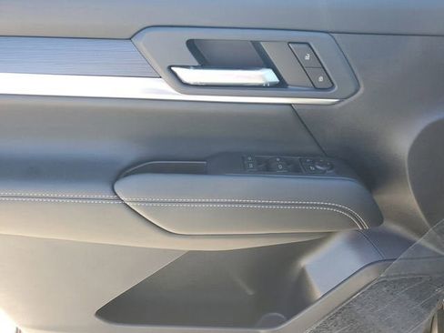 New 2026 GMC Terrain Elevation FWD image 17