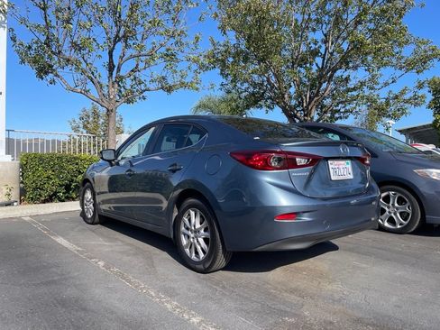 Used 2016 MAZDA MAZDA3 i Touring w/ Popular Equipment Package FWD image 7