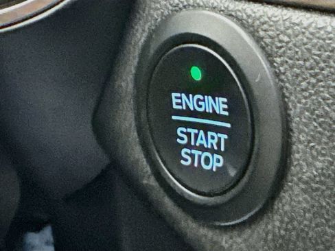 Used 2020 Ford Escape Titanium AWD/4WD image 19
