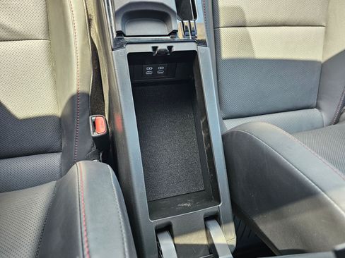 Used 2023 Toyota Prius Prime Premium FWD image 31