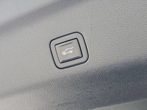 Used 2021 Chevrolet Suburban Z71 AWD/4WD image 10