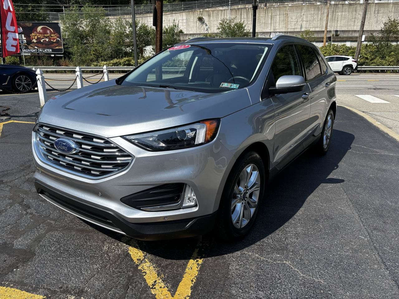 Used 2022 Ford Edge Titanium AWD/4WD image 3