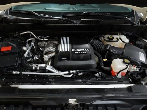 Used 2020 Chevrolet Silverado 1500 LT w/ All-Star Edition image 9