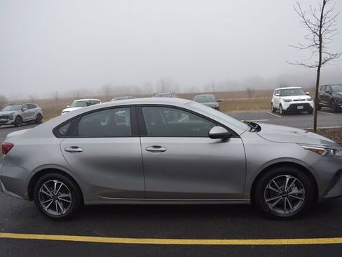 Used 2023 Kia Forte LXS image 2