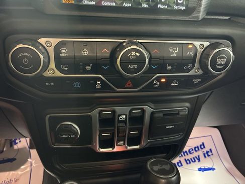 Used 2021 Jeep Wrangler Unlimited Sahara w/ Dual Top Group image 19