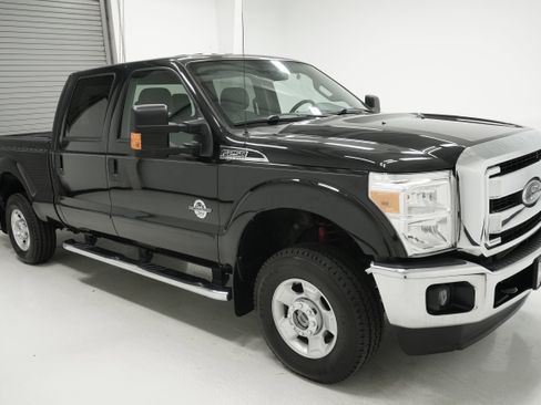 Used 2012 Ford F250 XLT w/ XLT Interior Pkg image 3