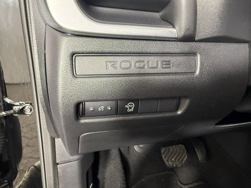 Used 2025 Nissan Rogue S AWD/4WD image 22