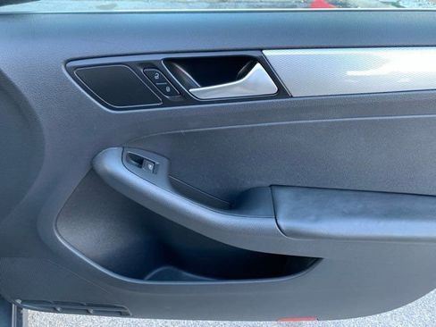 Used 2017 Volkswagen Jetta S image 23
