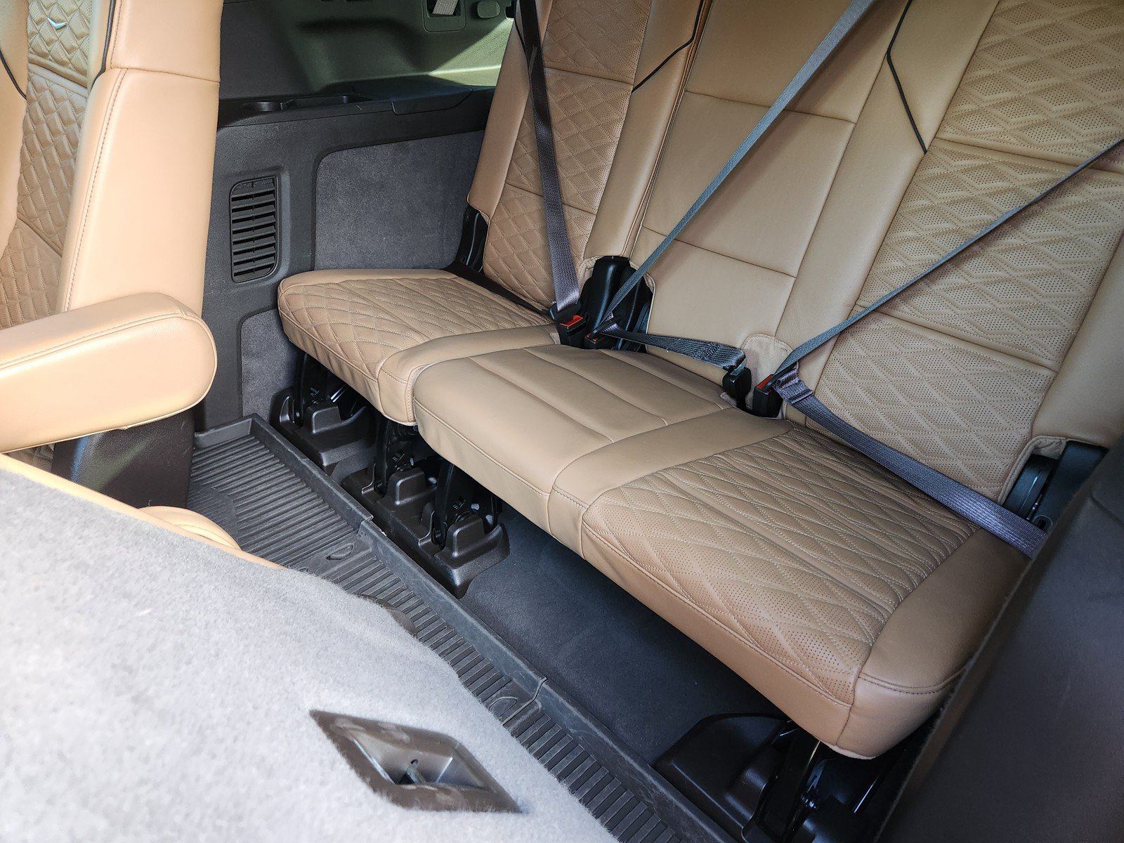Certified 2024 Cadillac Escalade ESV Sport w/ LPO, ONYX Package AWD/4WD image 16