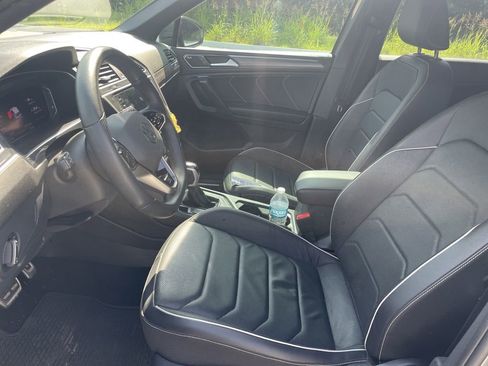 Used 2024 Volkswagen Tiguan SEL R-Line w/ MDO Package, Two-Row AWD/4WD image 10