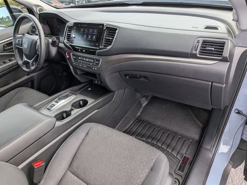Used 2025 Honda Ridgeline Sport image 37