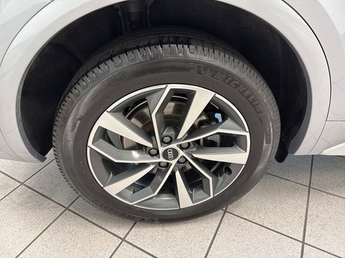 Used 2023 Audi Q5 2.0T Premium w/ Convenience Package image 12