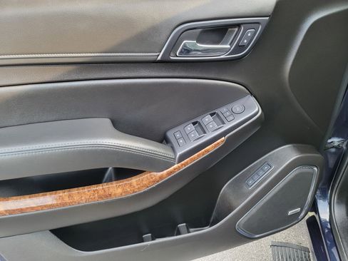 Used 2019 Chevrolet Suburban Premier image 30