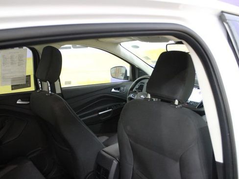 Used 2019 Ford Escape SE w/ Ford Safe & Smart Package AWD/4WD image 10