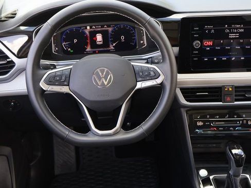 Certified 2025 Volkswagen Taos SEL image 15