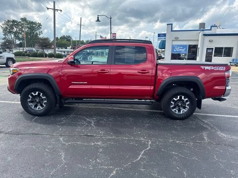 Used 2023 Toyota Tacoma TRD Off-Road AWD/4WD image 12