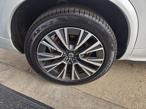 Used 2021 Volvo XC90 T6 Momentum image 23