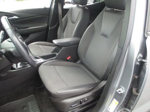 Used 2023 Buick Encore GX Preferred w/ Cold Weather Comfort Package AWD/4WD image 19