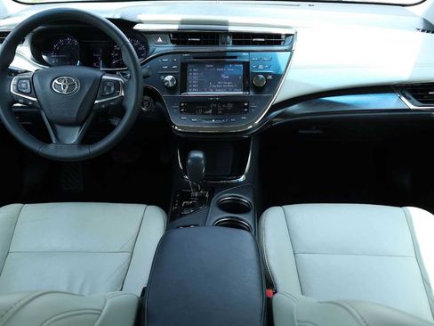 Used 2017 Toyota Avalon XLE Premium FWD image 10