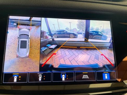Used 2023 Cadillac XT6 Premium Luxury w/ Technology Package AWD/4WD image 51