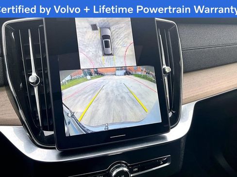 Certified 2025 Volvo XC90 B6 Plus image 30