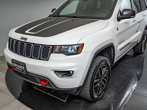 Used 2019 Jeep Grand Cherokee Trailhawk AWD/4WD image 15