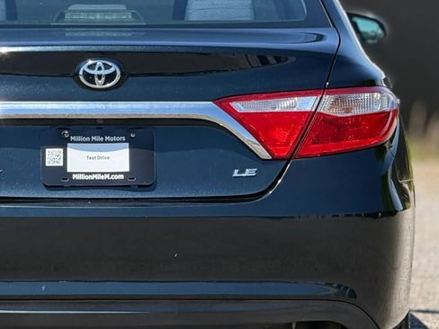 Used 2016 Toyota Camry LE FWD image 14
