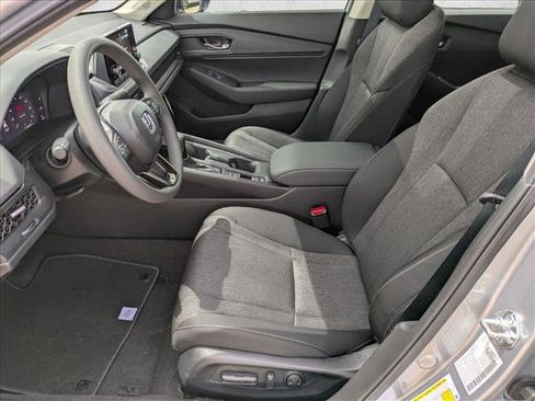 Certified 2025 Honda Accord SE image 15