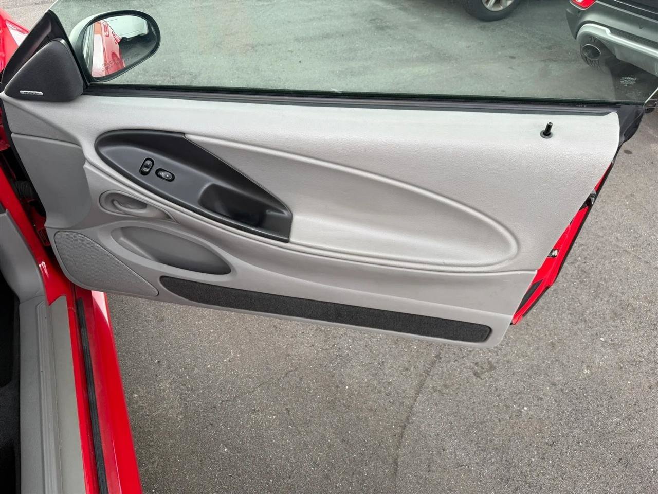 Used 2002 Ford Mustang Convertible RWD image 31