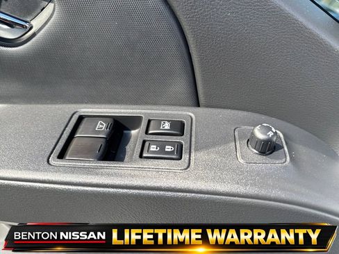 Used 2024 Nissan Frontier SV w/ SV Convenience Package AWD/4WD image 13