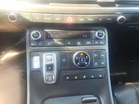 Used 2024 Hyundai Palisade Limited AWD/4WD image 14
